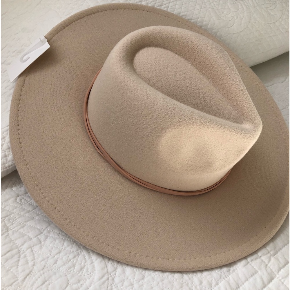 Sale 🇺🇸 Brand New Nude hat